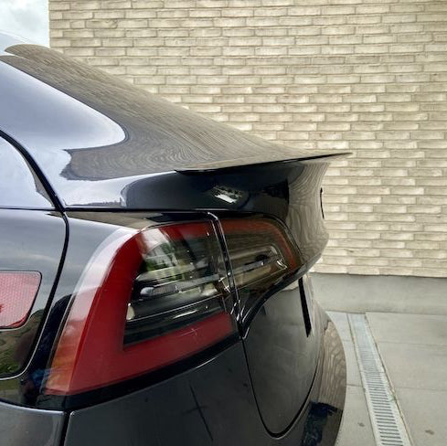 Tesla Performance Spoiler (ABS + Coating) Passar till Tesla Model Y