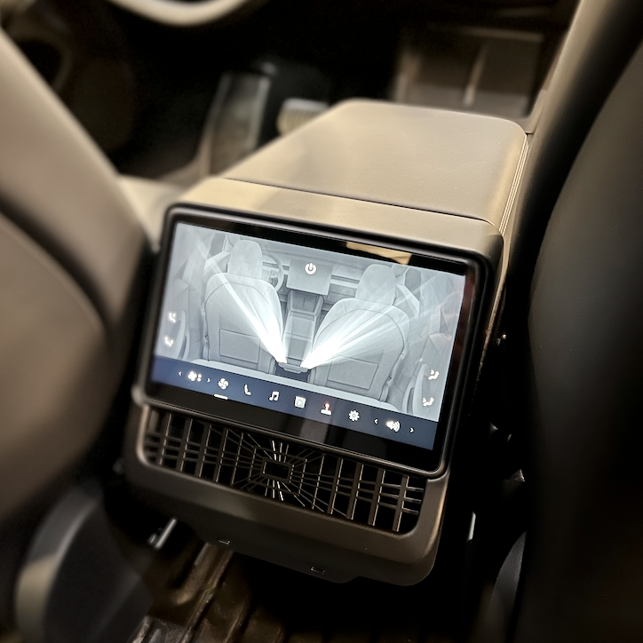 Skydd till mittkonsol till Tesla Model 3 Highland