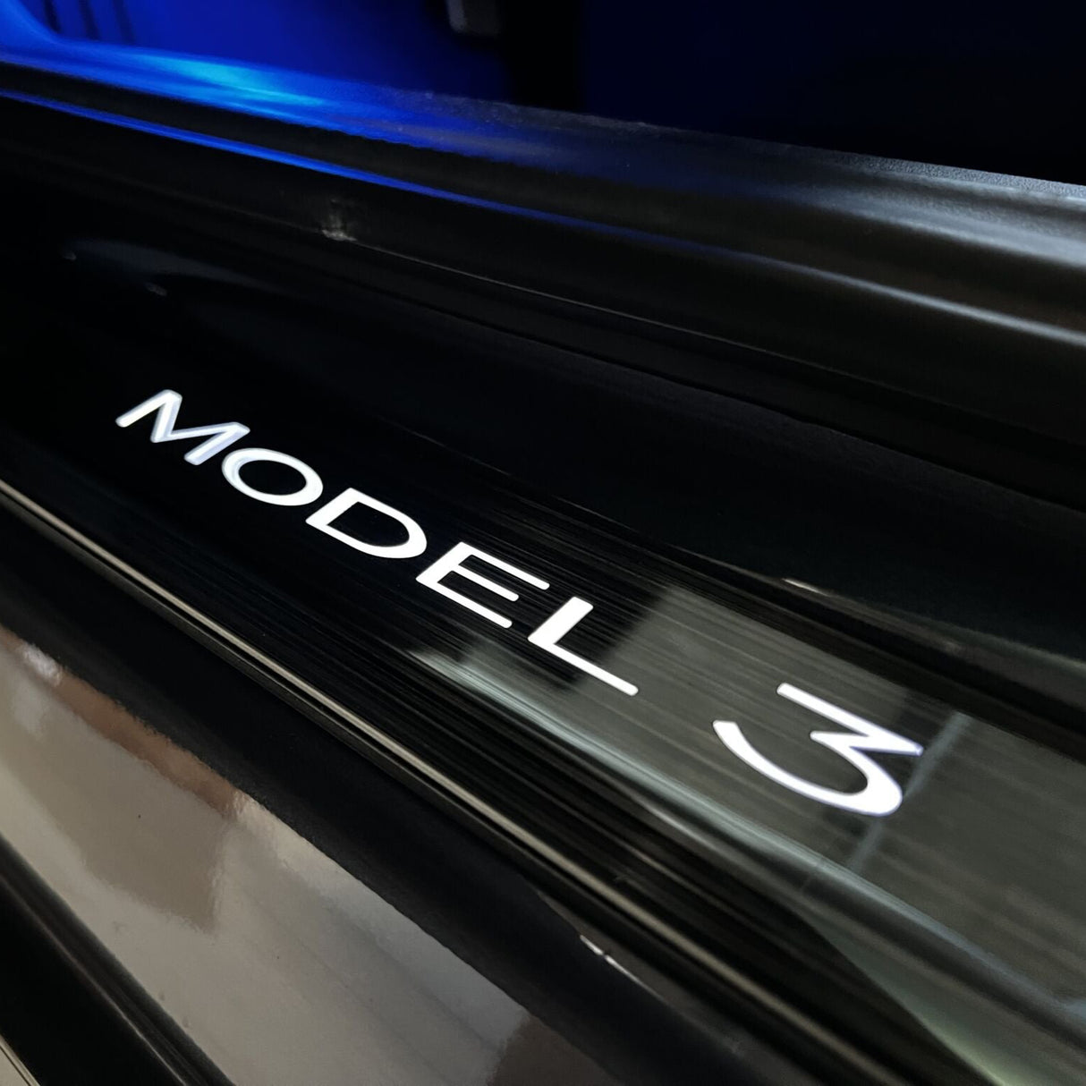 Instegslister med ljus, passar till Tesla Model 3/Y