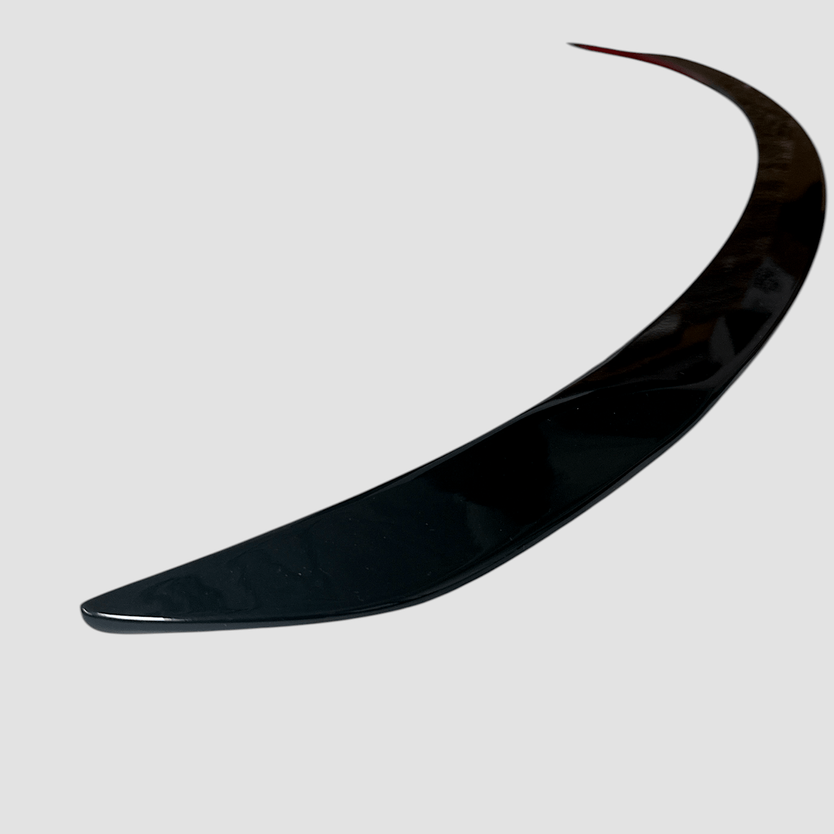 Tesla Model Y Juniper Pro spoiler – lättviktsdesign med prestandainspirerad estetik.