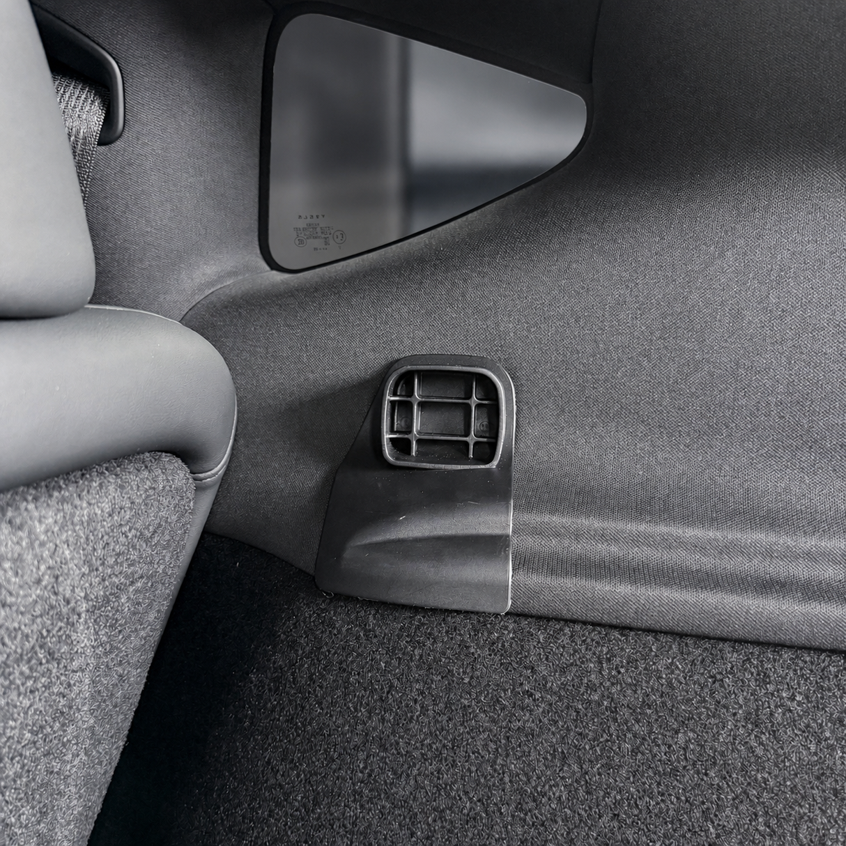 Bagagerumstäckning/rullgardin till Tesla Model Y