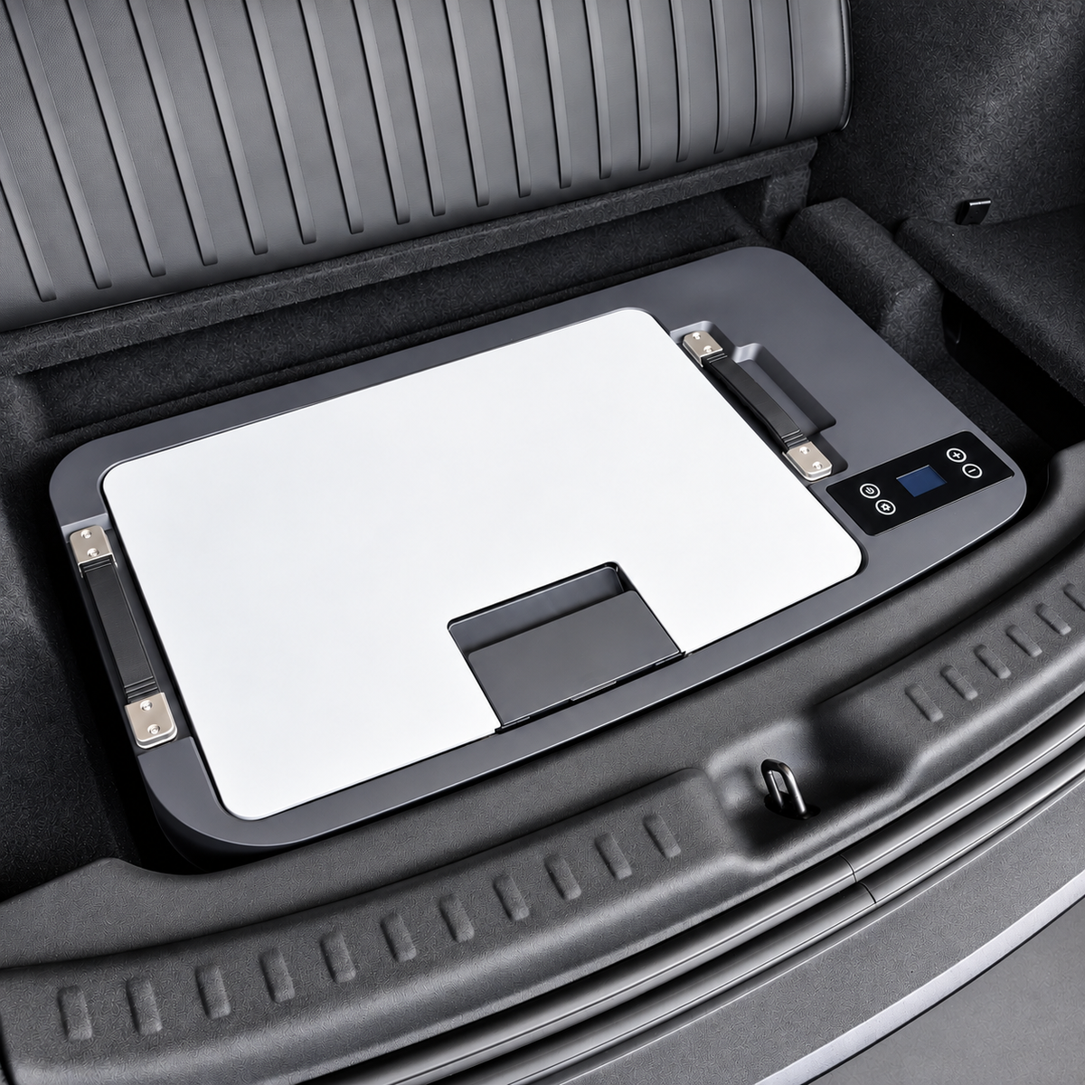 Kylbox med kompressor för bagageutrymmet under golvet – Tesla Model Y