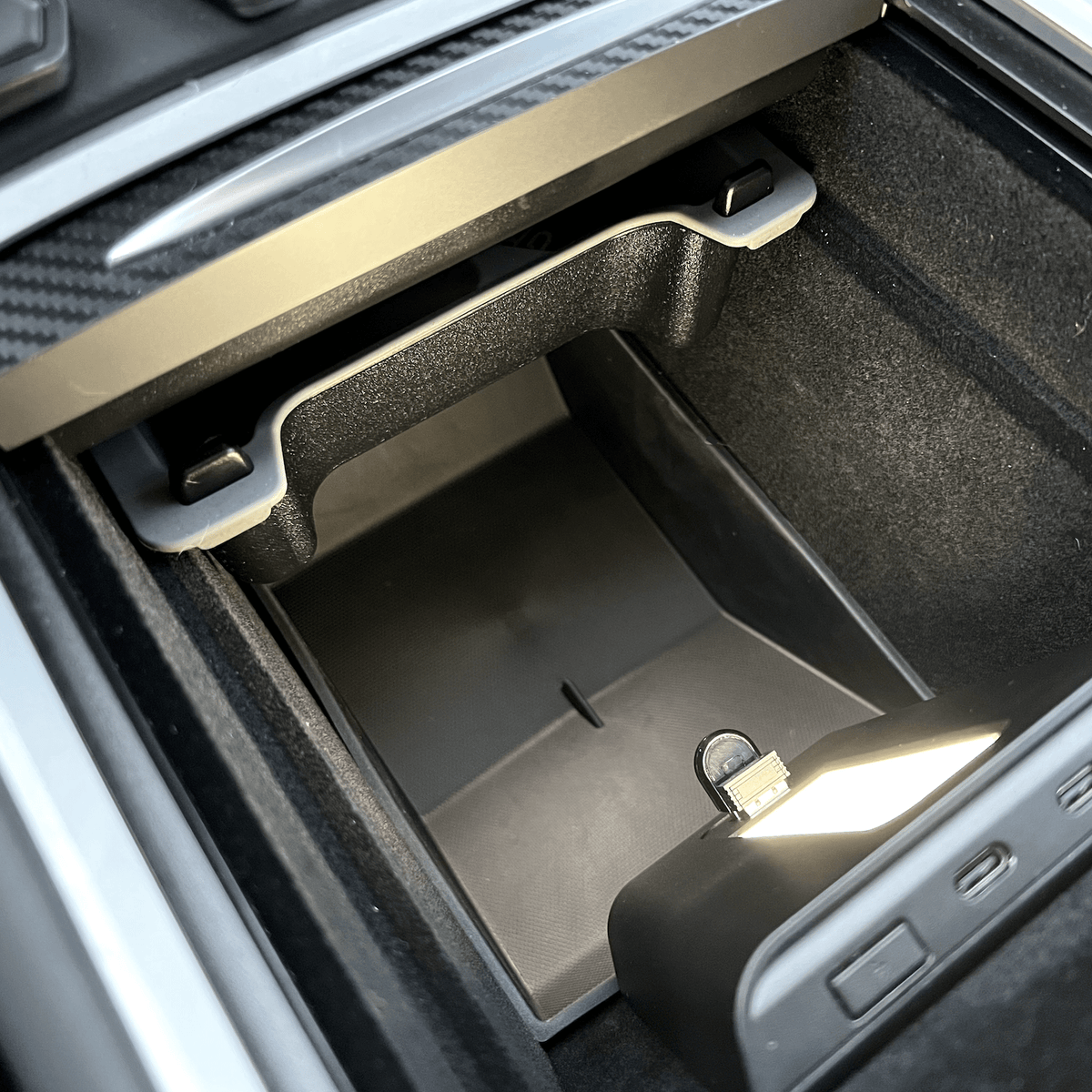 Boks/underlag til midterkonsol til Tesla Model 3/Y – billede 2