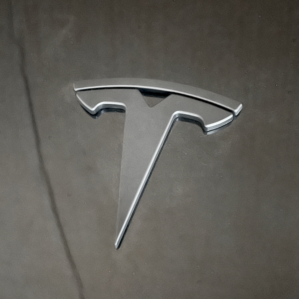 emblem tesla