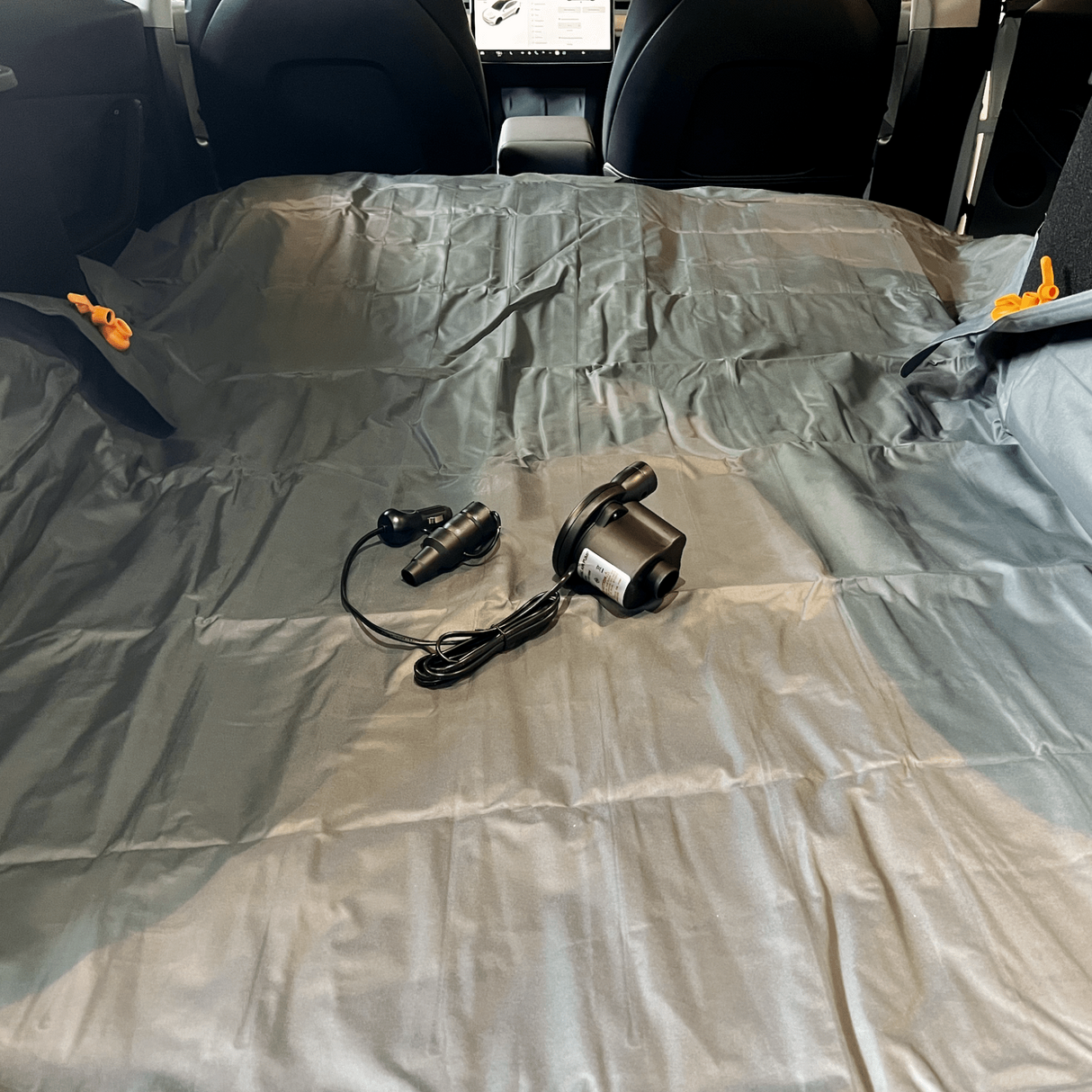 Luftmadrass med 12v pump