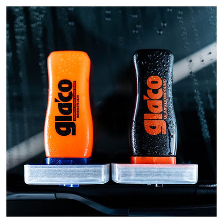 Soft99 Glaco Anti Rain-beläggningsset med vattenpärlor på flaskorna.