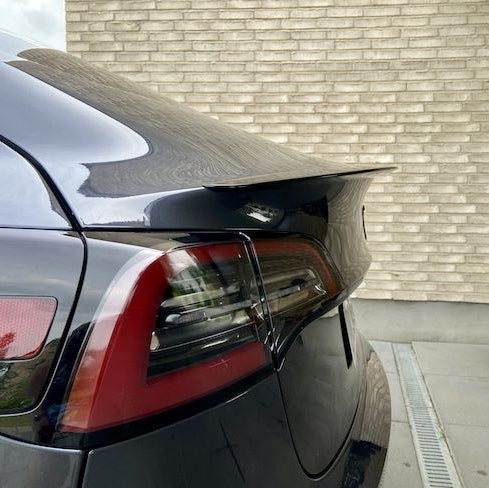 Performance Spoiler (ABS + Coating) Passar till Tesla Model 3