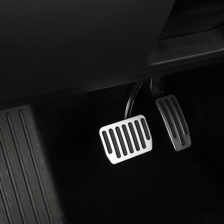 Monterade aluminiumspedaler till Tesla