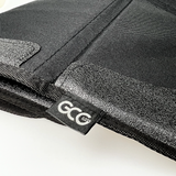 GCG-logotyp på botten av bilstolsskyddet