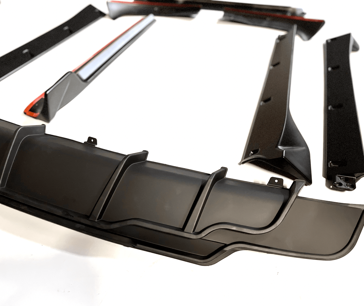 Komplett bodykit i matt svart - Passar till Tesla Model 3