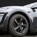Hjulkapslar på en Tesla Model Y Juniper