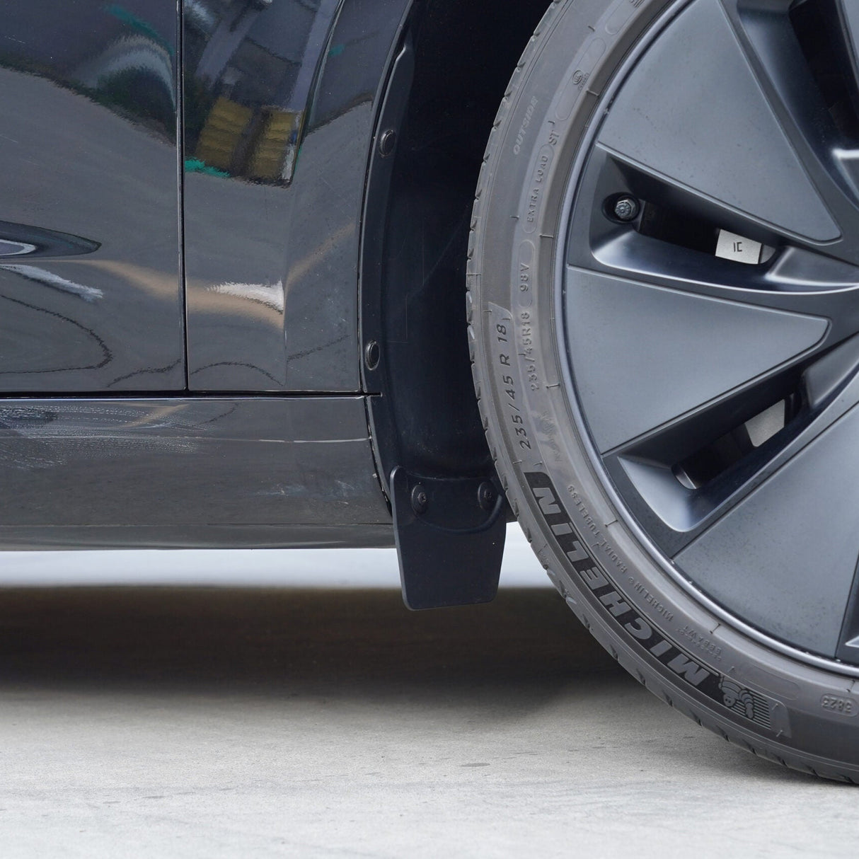 Stänkskydd/mud flaps till Tesla Model Y