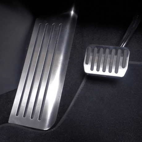Fotstöd i blank aluminiumfinish för Tesla 3/Y