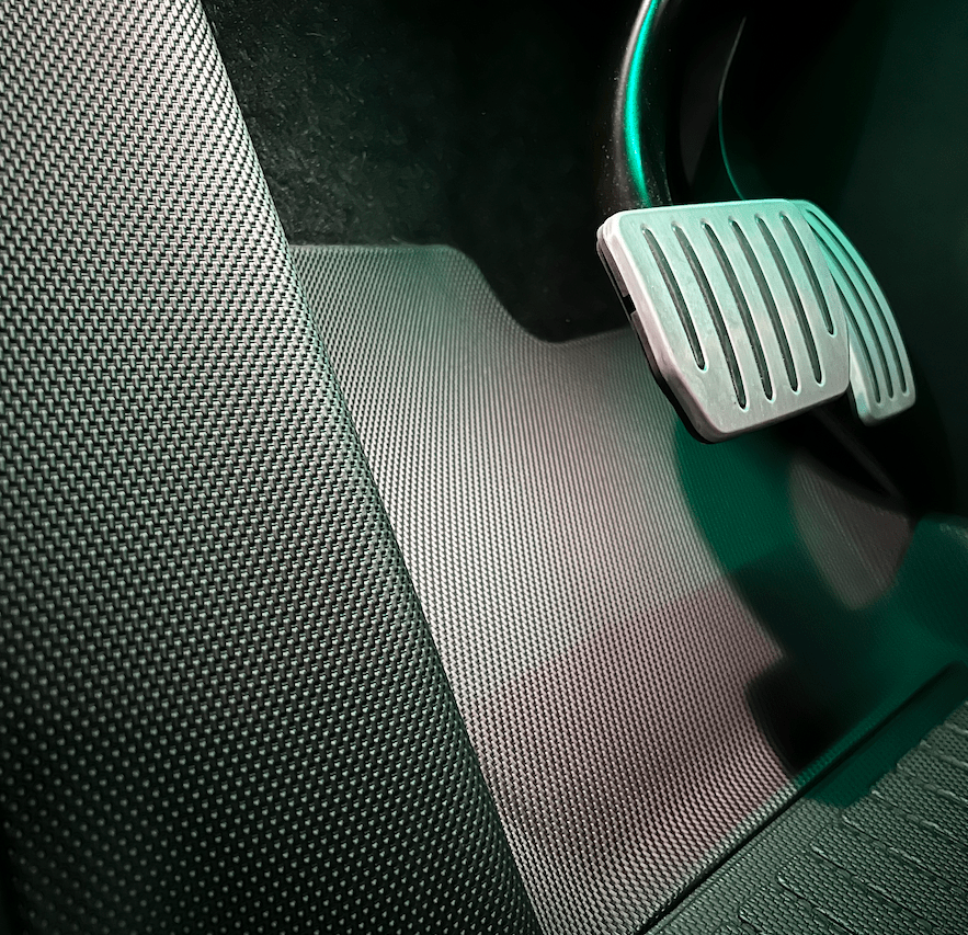 GCG MAX allvädersmatta till Tesla Model Y, förarsäte, med pedaler