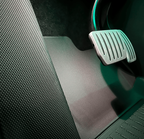 GCG MAX allvädersmatta till Tesla Model Y, förarsäte, med pedaler