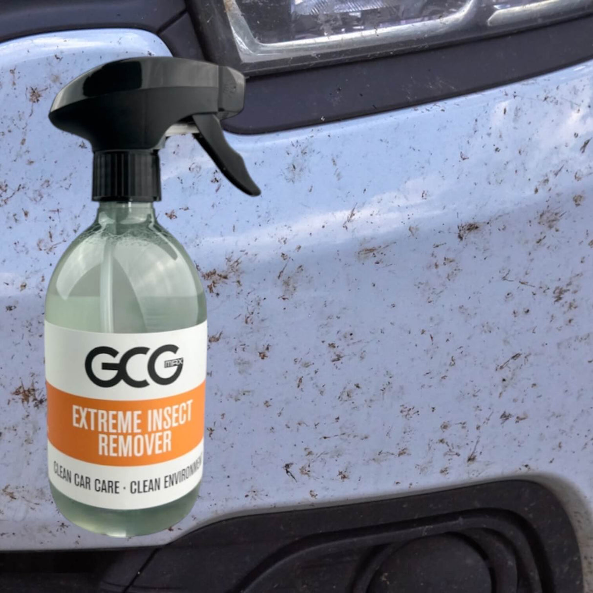 GCG MAX Extreme Insektsborttagare sprayflaska på smutsig bil.
