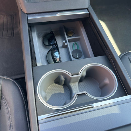 GCG Max mugghållare i bil, grå färg, passar till Tesla Model 3/Y.
