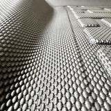 Närbild av halkfri yta på GCG MAX bagagerumsmatta för Tesla Model 3