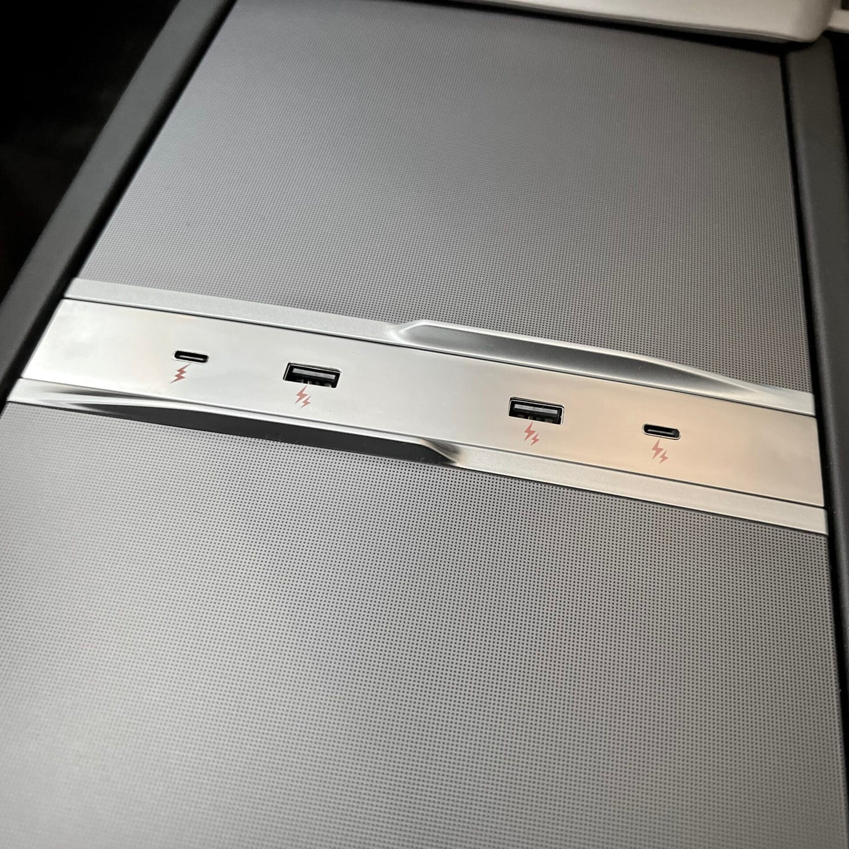 USB-hubb till Tesla Model 3/Y