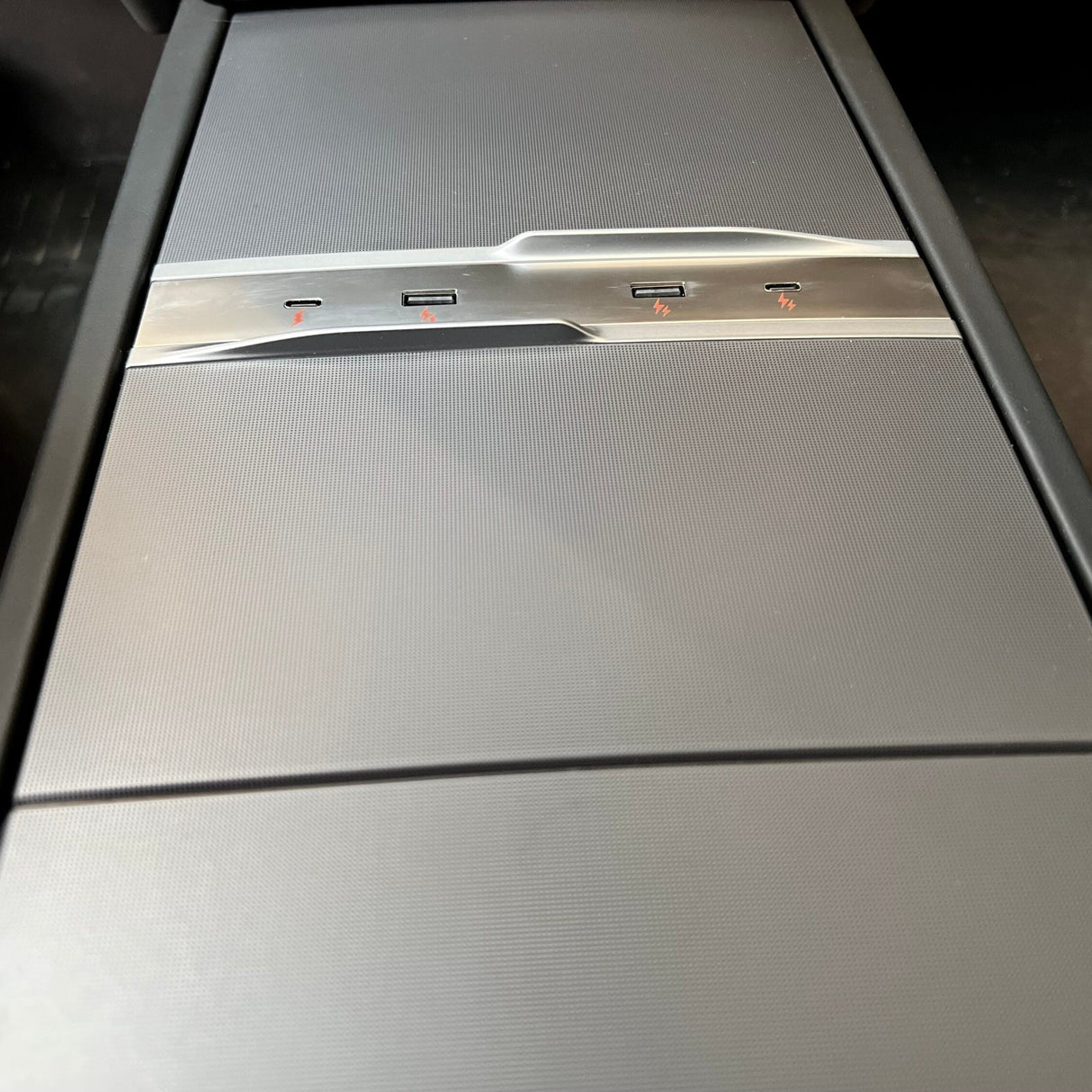 USB-hubb till Tesla Model 3/Y