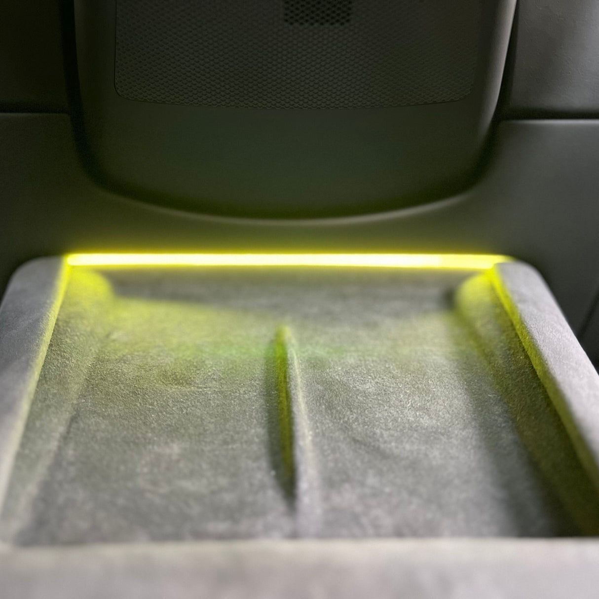 LED konsolljus till Tesla Model 3/Y