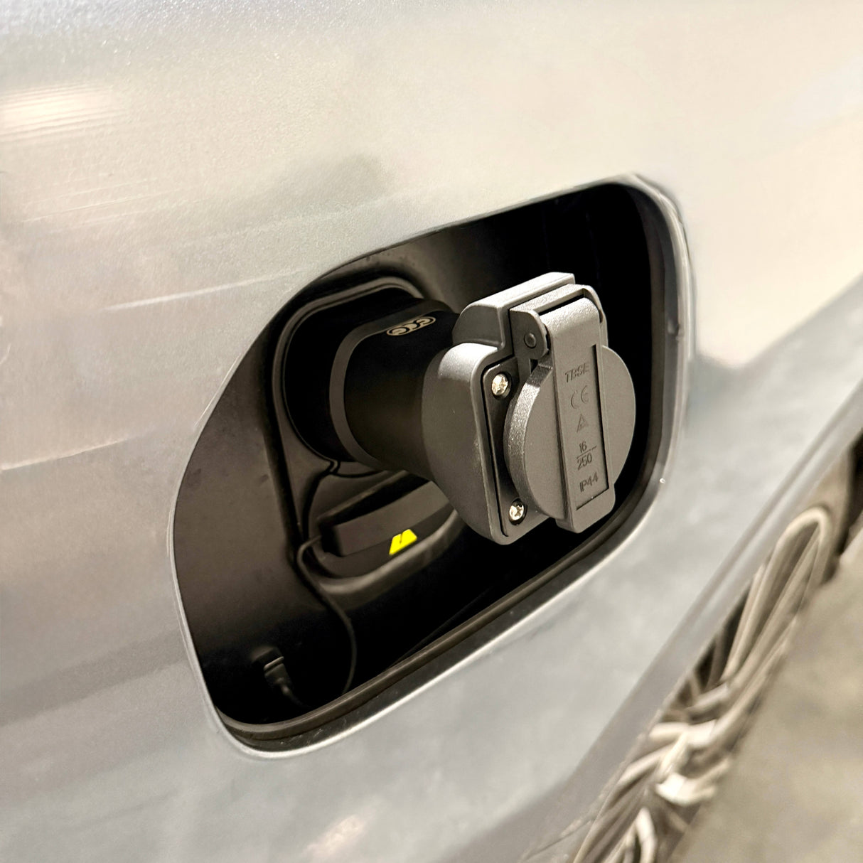 V2L Vehicle to Load-adapter typ 2 för 230V-uttag
