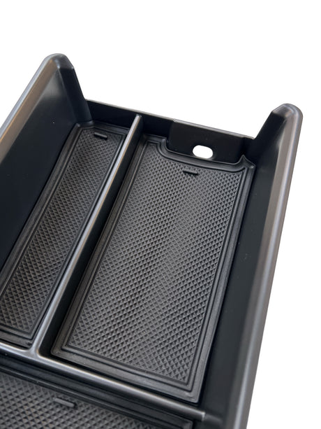 Svart förvaringslåda för mittkonsol med halkfri matta till BMW i4