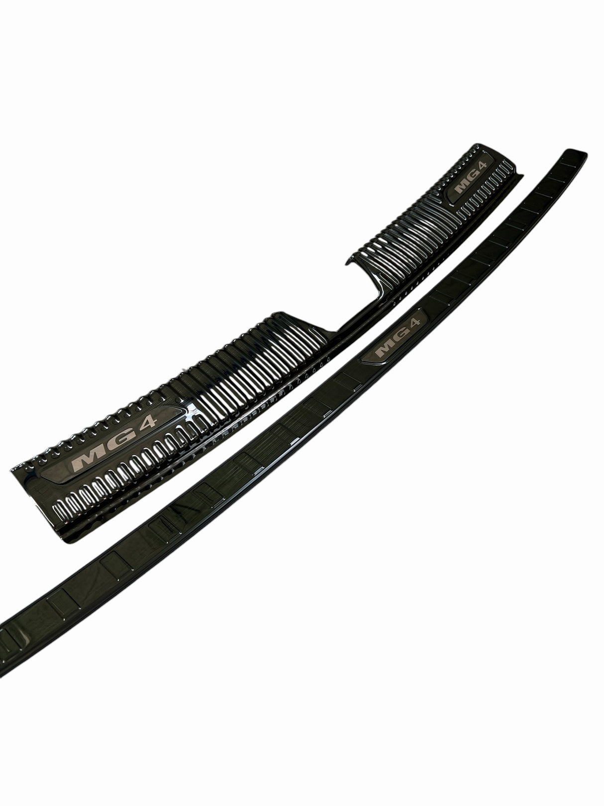 MG4 skydd till lastkant (set)