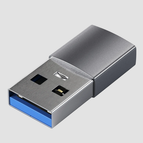 en USB-A till USB-C-ingång.