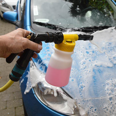 Letar du efter tillbehör till elbilar? Hos GreenCarGear har vi allt från bilvårdsprodukter, laddare för elbil, tillbehör för elbilsladdning hemma med mera. Du hittar allt Tesla-tillbehör, VW ID 4-tillbehör och Ford Mustang Mach E-tillbehör.