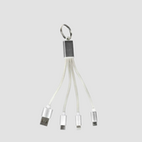 En nyckelring med flera USB-utgångar.
