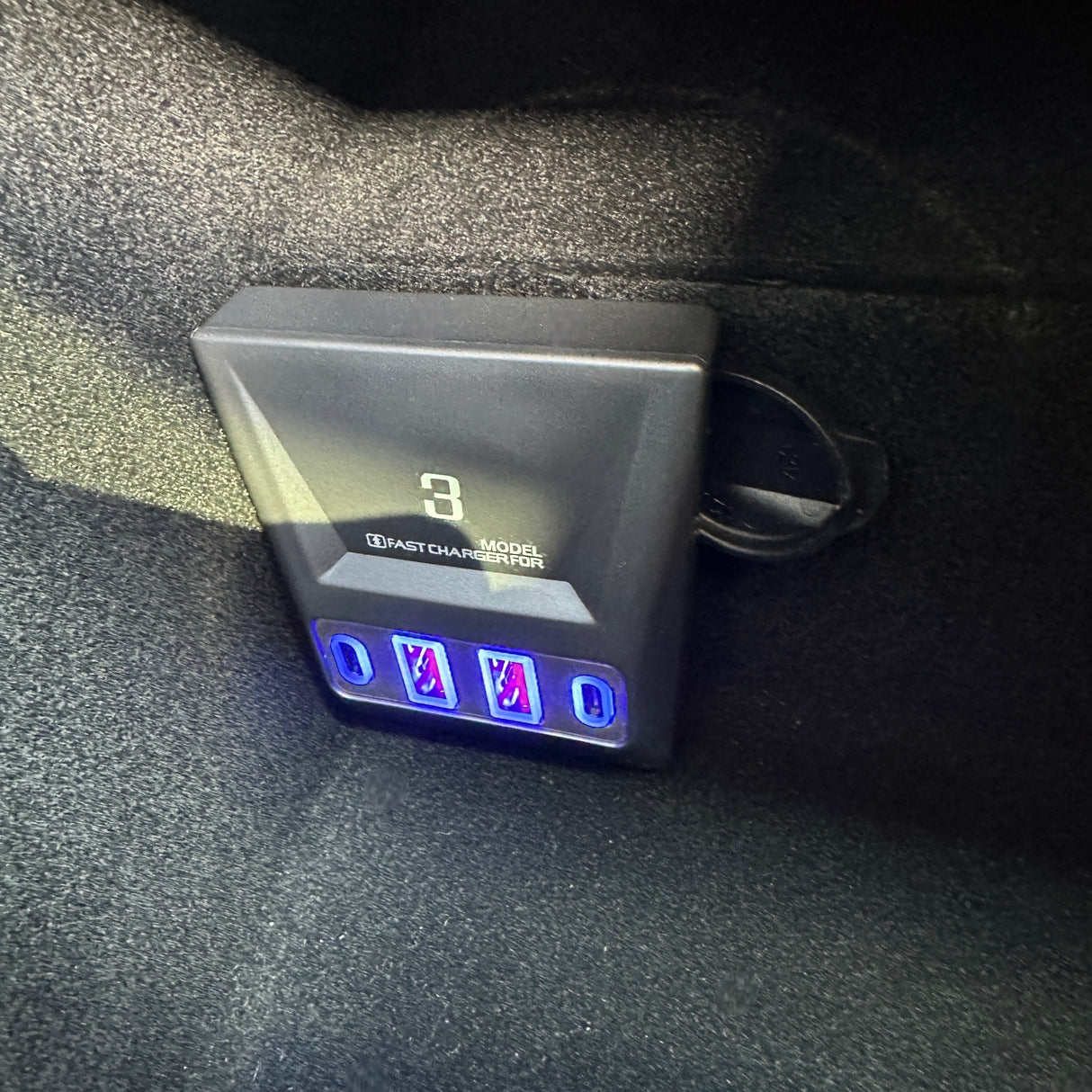 USB-hubb till Tesla Model 3 Highland
