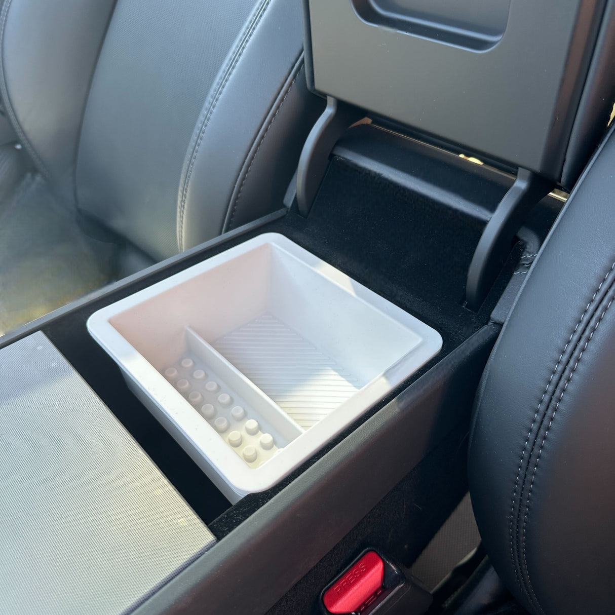 GCG Max Förvaringsbox under armstöd - Tesla Model 3/Y