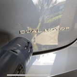 Dual Motor-emblem (flera färger)