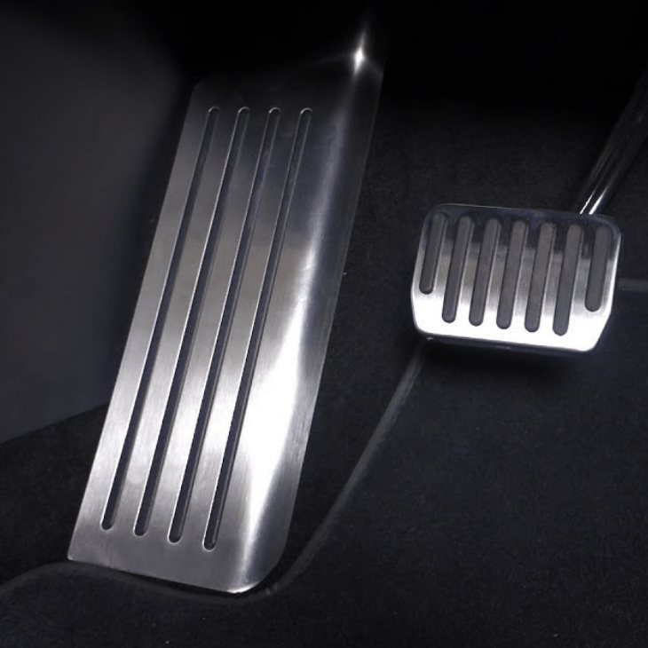 Fotstöd i blank aluminium för Tesla Model 3 och Model Y