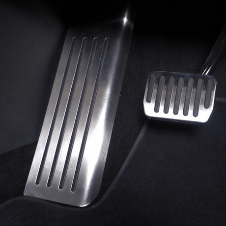 Fotstöd i blank aluminium för Tesla Model 3 och Model Y