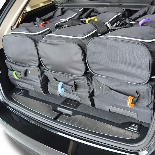 Letar du efter tillbehör till elbilar? Hos GreenCarGear har vi allt från bilvårdsprodukter, laddare för elbil, tillbehör för elbilsladdning hemma med mera. Du hittar allt Tesla-tillbehör, VW ID 4-tillbehör och Ford Mustang Mach E-tillbehör.