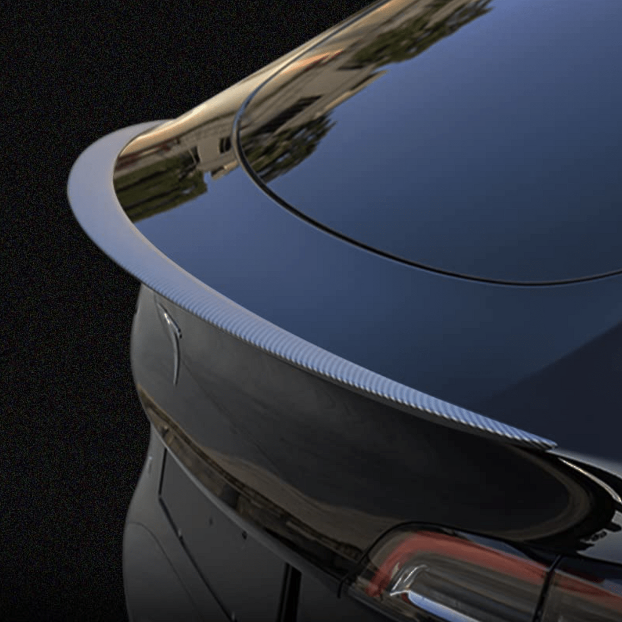 Performance Spoiler i äkta kolfiber - passar till Tesla 3/Y